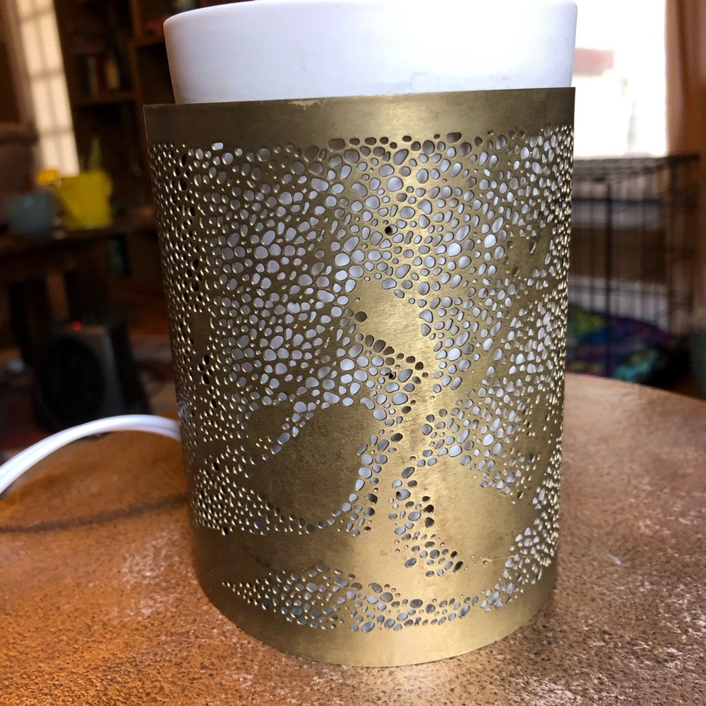 Scentsy Chickadee wrap and warmer, needs new bulb